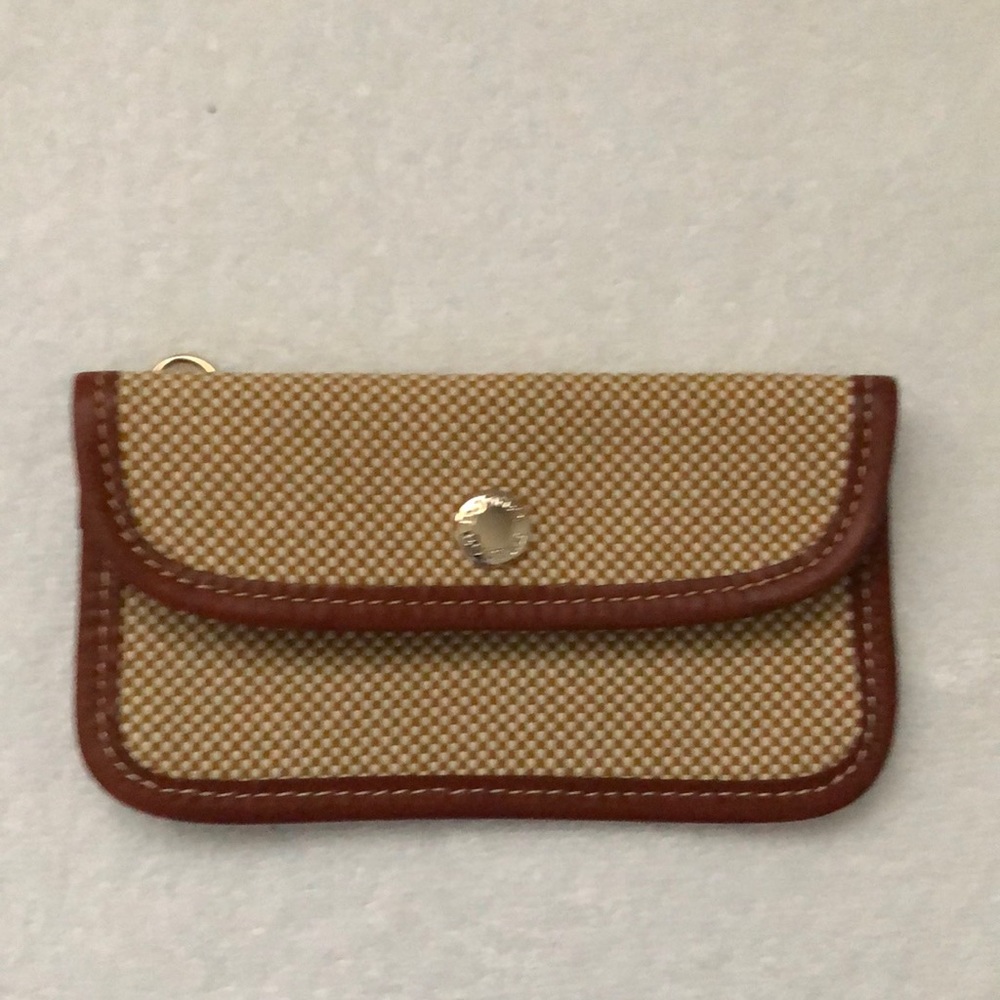 Dooney & Bourke pouch